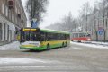 Pilsētas maršruta autobusos netīras grīdas un logi