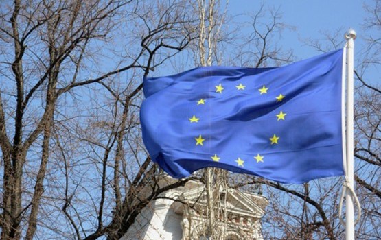 ES brīdina, ka reaģēs uz ASV ieceri atcelt bezvīzu režīmu daļai ES pilsoņu