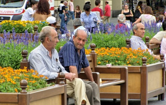 Aptauja: pērn seniori Latvijā ceļojumam tērējuši vidēji 286 eiro