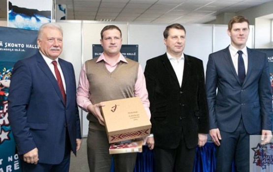 Valsts prezidents pasniedza balvas Daugavpils BJSS un volejbola treneriem