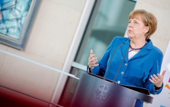 Merkele brīdina par 'atgriešanos pie nacionālisma', ja ES nesargās robežas 