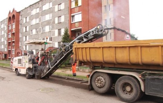 Pašvaldības speciālisti stingri uzrauga ceļu remontdarbu kvalitāti