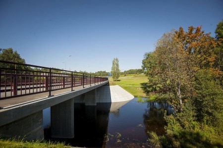 Atklāts rekonstruētais Vecpiebalgas ceļa posms un jaunais tilts pār Gauju 