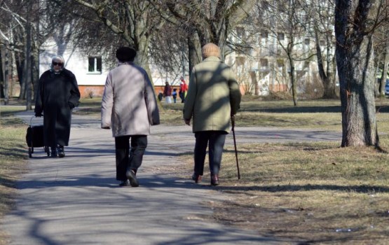 Latvijā atzīmē Starptautisko senioru dienu