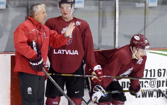 Latvijas hokejisti gatavošanos pasaules čempionātam noslēdz ar spēli pret Kanādu