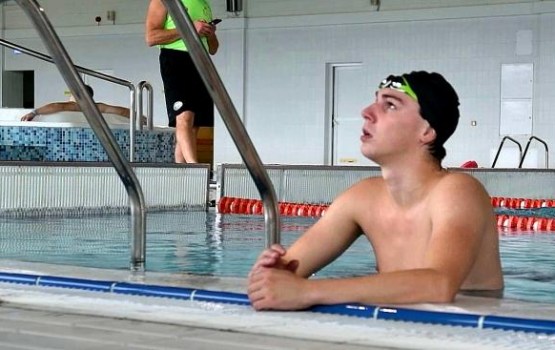 Daugavpilietis Jurijs Semjonovs izcīnīja zeltu Eiropas čempionātā para peldēšanā