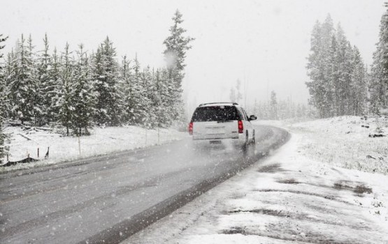 "Latvijas valsts ceļi" brīdina par apgrūtinošiem braukšanas apstākļiem uz ceļiem