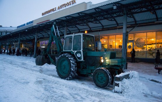 Mēnesi Daugavpilī ietves tiks kaisītas ar granīta šķembām