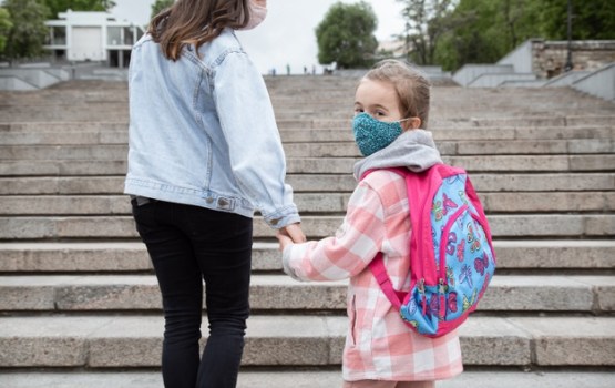 Skolās tiek veikta anketēšana par attālinātām mācībām un sejas un deguna masku lietošanu