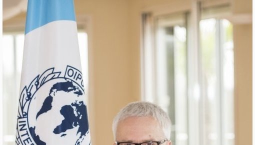 Latvijā ieradies Interpola ģenerālsekretārs Jurgens Stoks