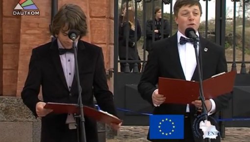 Cietoksnī atklāta pirmā lunete (video)