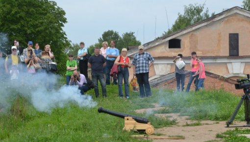 Cietokšņa iesvētīšanas dienu nosvinēja ar lielgabala šāvienu