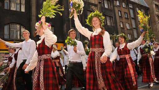 Sāksies XI Latvijas skolu jaunatnes dziesmu un deju svētki