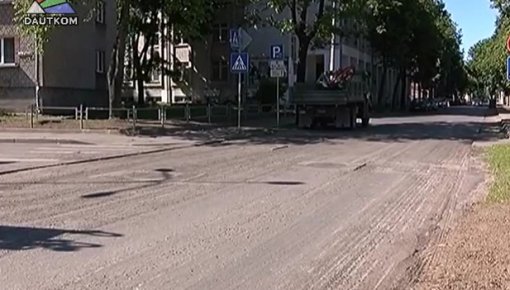 Uz pilsētas ielām satiksmes ierobežojumi! (video)