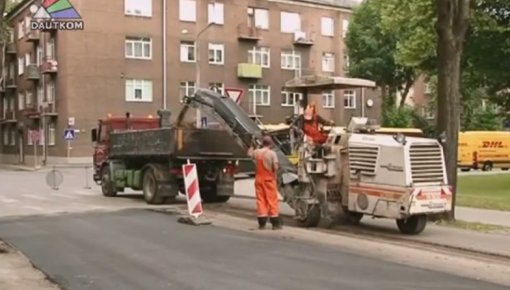 Daugavpilī kārtējais ceļu remontu periods (video)