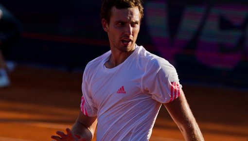 Gulbis dramatiskā cīņā jau pirmajā kārtā izstājas no Vankūveras 'Challenger'