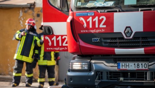 Daugavpilī, degot apsardzes vagonam, cieš cilvēks