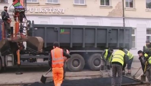 Ceļu būvniecības sezona noslēdzas, taču priekšā vēl ir daudz darba (video)