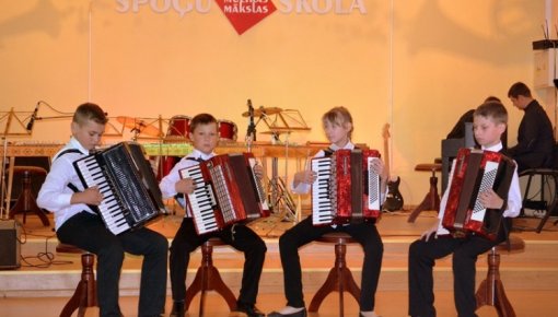 Špoģu Mūzikas un mākslas skola atzīmēja 25 gadu jubileju