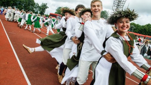 Pētījums: nacionālā identitāte Latvijas sabiedrības vērtību topā ierindojas 8.vietā