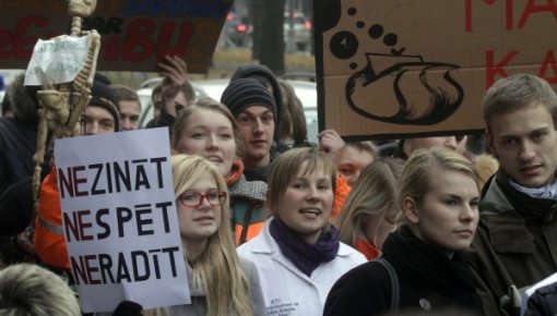 Skolotāju arodbiedrība lems par streika rīkošanu