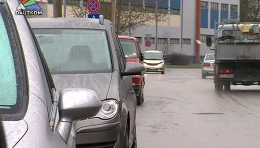 Iedzīvotāji sūdzas par ceļu satiksmes organizāciju (video)