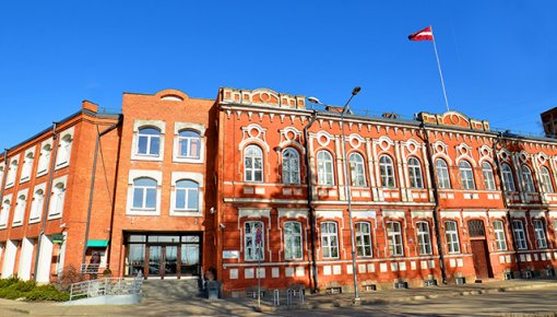 Domes priekšsēdētājs dod uzdevumus pašvaldības budžeta izstrādes darba grupai