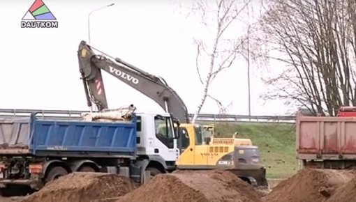 Esplanādē uzsākta parka būvniecība (video)