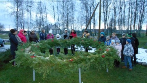 Adventes sveces iedegšana Maļinovas pagastā