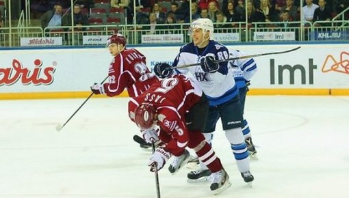 Rīgas ''Dinamo'' KHL spēlē uzvar Ņižņekamskas ''Ņeftehimik''