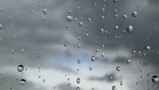 Ziemassvētki - vējaini un lietaini, prognozē meteorologi