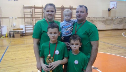 Trešo gadu pēc kārtas par sportiskāko atzīta Rokjānu ģimene