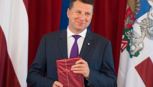 Prezidents Ziemassvētku laikā aicina biežāk ieklausīties apkārt esošajos cilvēkos