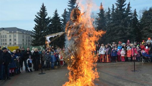 12. martā Masļeņicas svētki Vienības laukumā
