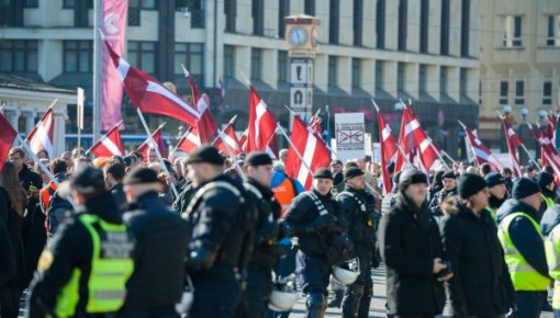 Rīgas dome atļauj rīkot leģionāru piemiņas pasākumus