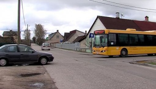 Ceļu remontdarbu dēļ Grīvā tiks pārvietotas autobusu pieturu vietas