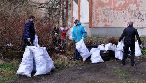 Lielajā talkā Daugavpilī savāca apmēram 5 tūkst. maisu ar atkritumiem