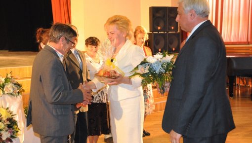 Ģimeņu svētki "Savij ap mani gadus" pulcēja 39 novada pārus