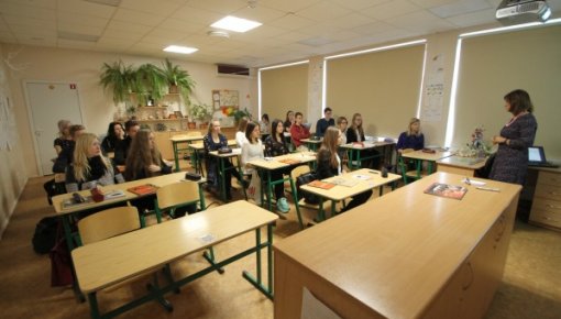 Apstiprina pedagogu darba samaksas modeli