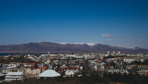 Islandē notiek parlamenta pirmstermiņa vēlēšanas