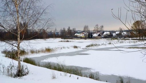 Daugavpilī izglābj ledū ielūzušu makšķernieku