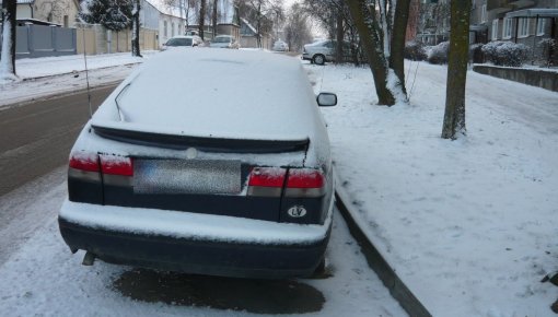 Saeima ļauj uzturlīdzekļu parādniekiem aizliegt vadīt auto