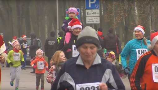 Vairāk nekā 300 dalībnieki 2016.gadu aizvadīja svinīgā skrējienā