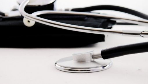 Mediķi brīdina, ka cīņā par viņu atalgojumu neizbēgami cietīs arī pacienti