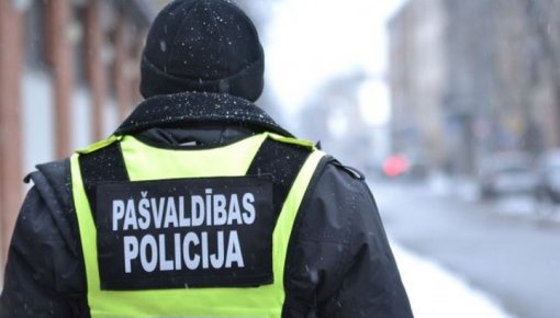 Daugavpils pašvaldības policija notver laupītājus