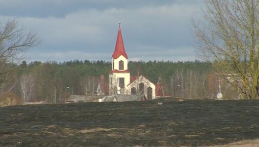 Sausā un saulainā laikā palielinās kūlas dedzināšanas gadījumu skaits