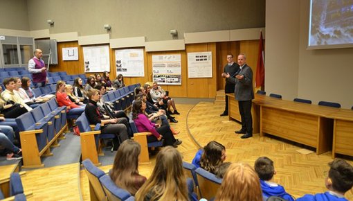 Daugavpils Domē tikās ar delegāciju, kas ieradusies Erasmus+ programmas ietvaros