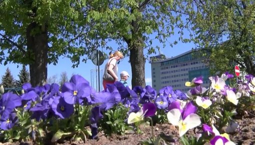 Atklātnīšu darbnīca māmiņu dienā