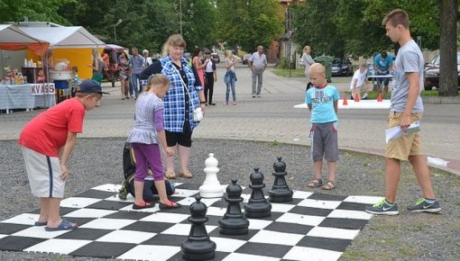 Šodien aicinām uz aktīvu atpūtu bērnus un vecākus Centrālajā parkā!