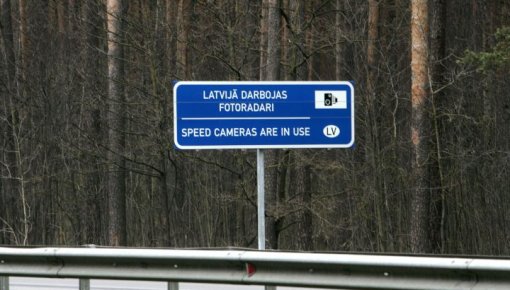 Policija saņēmusi jaunos pārvietojamos fotoradarus